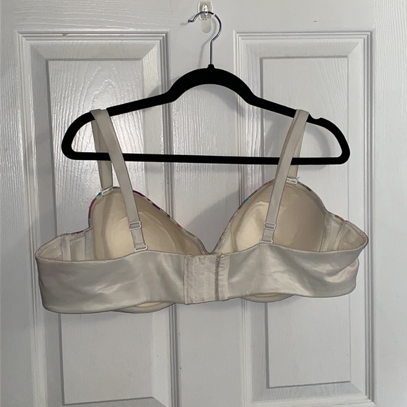 Strapless Padded Bra - Picture 2 of 4